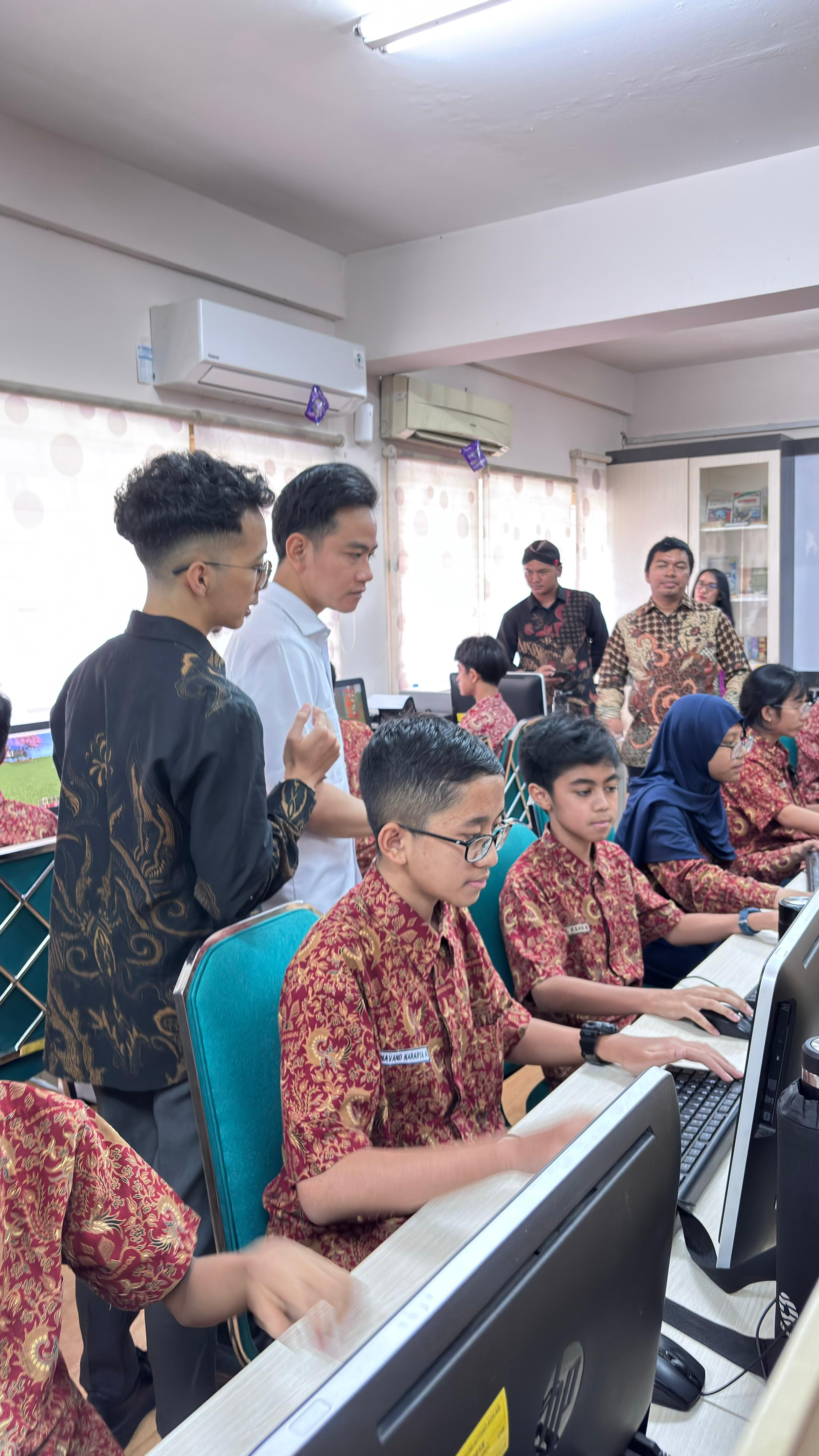 JAWABAN SOAL PRAKTIK BAB 4 Kelas 8 SMP