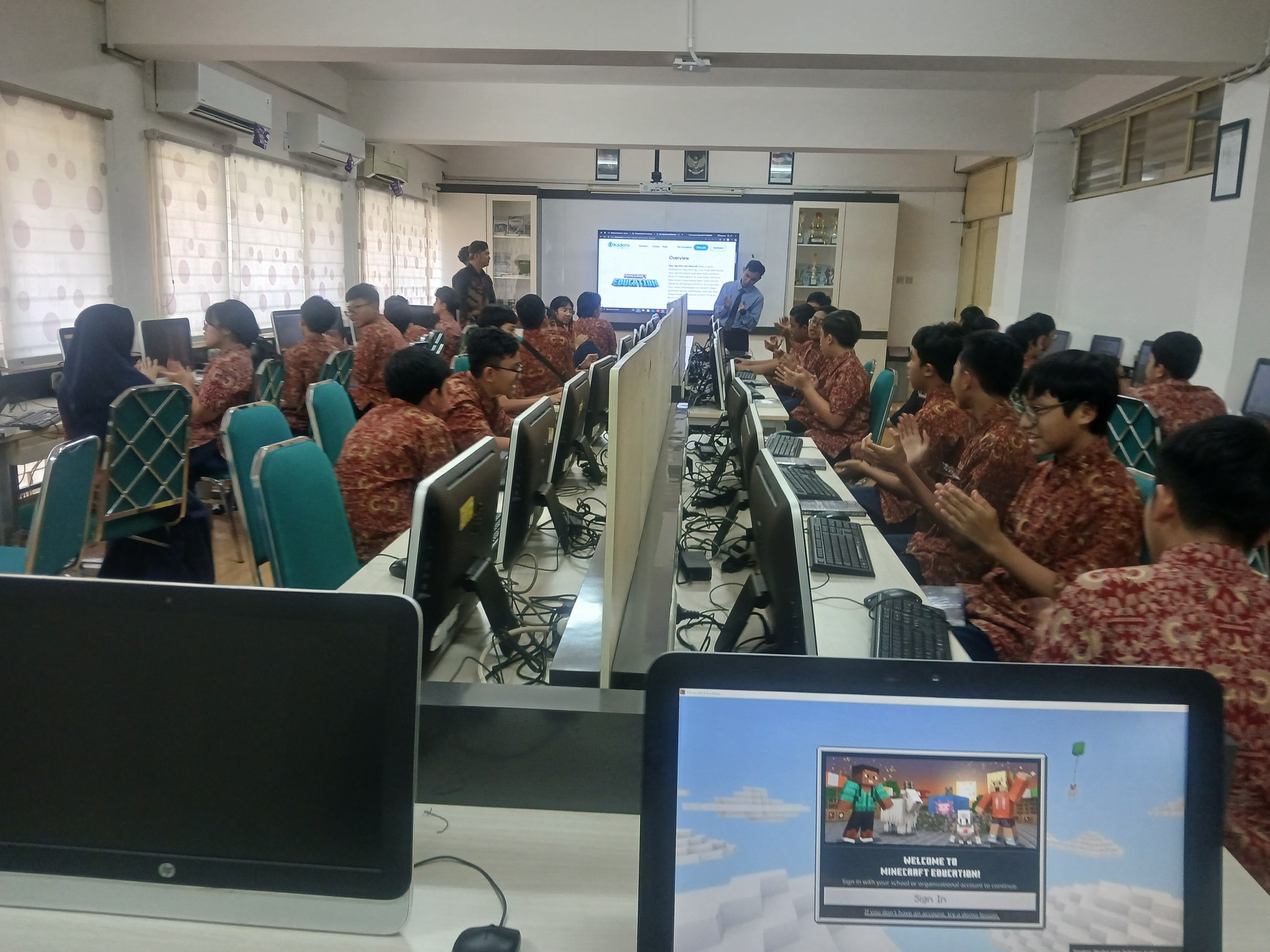 Modul Ajar Informatika kelas 9 PSEUDOCODE DAN VISUAL PROGRAMMING